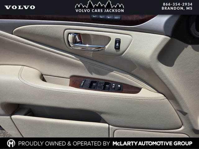 Used 2016 Lexus LS 460 AWD w/ Comfort Package image 17