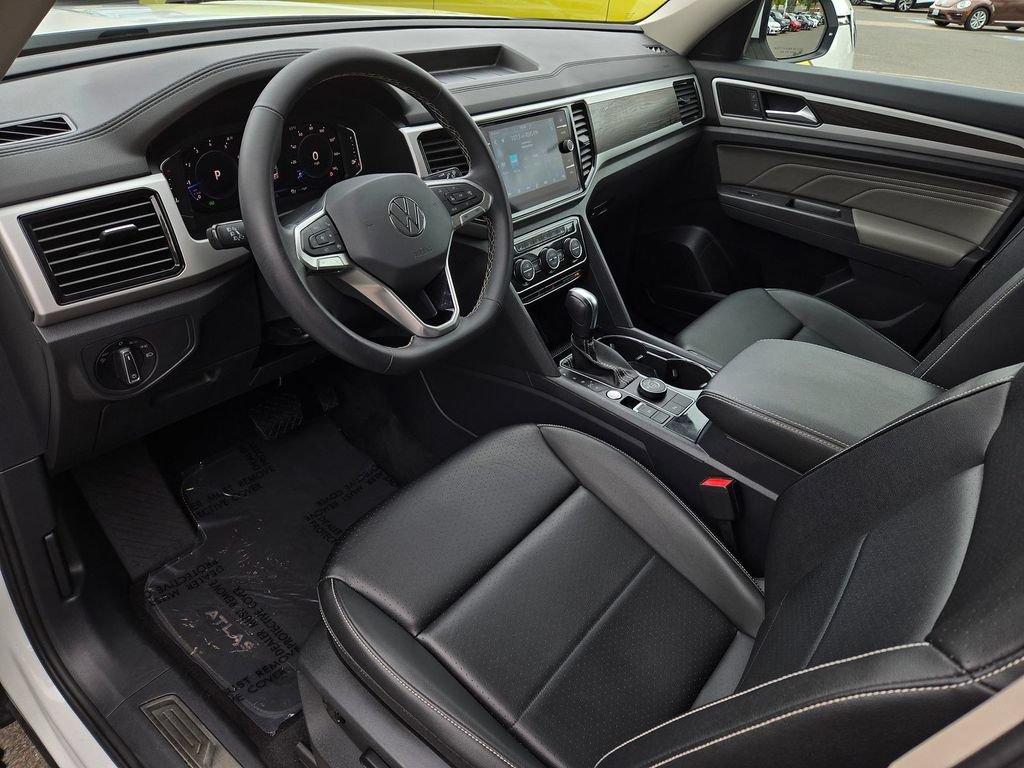 Used 2023 Volkswagen Atlas SE AWD/4WD image 9
