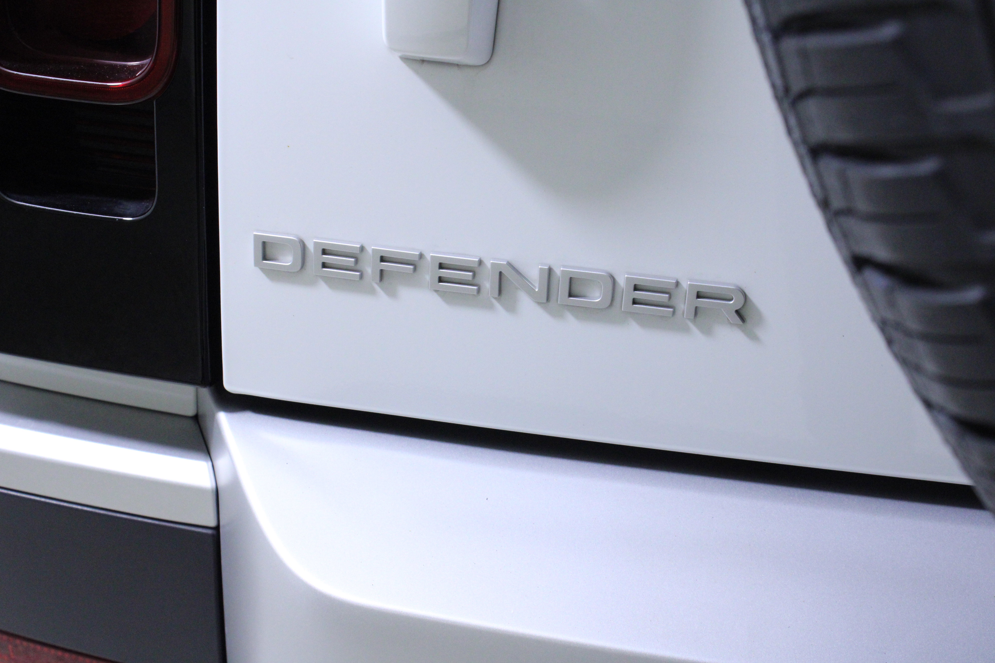 Used 2025 Land Rover Defender 110 S image 10