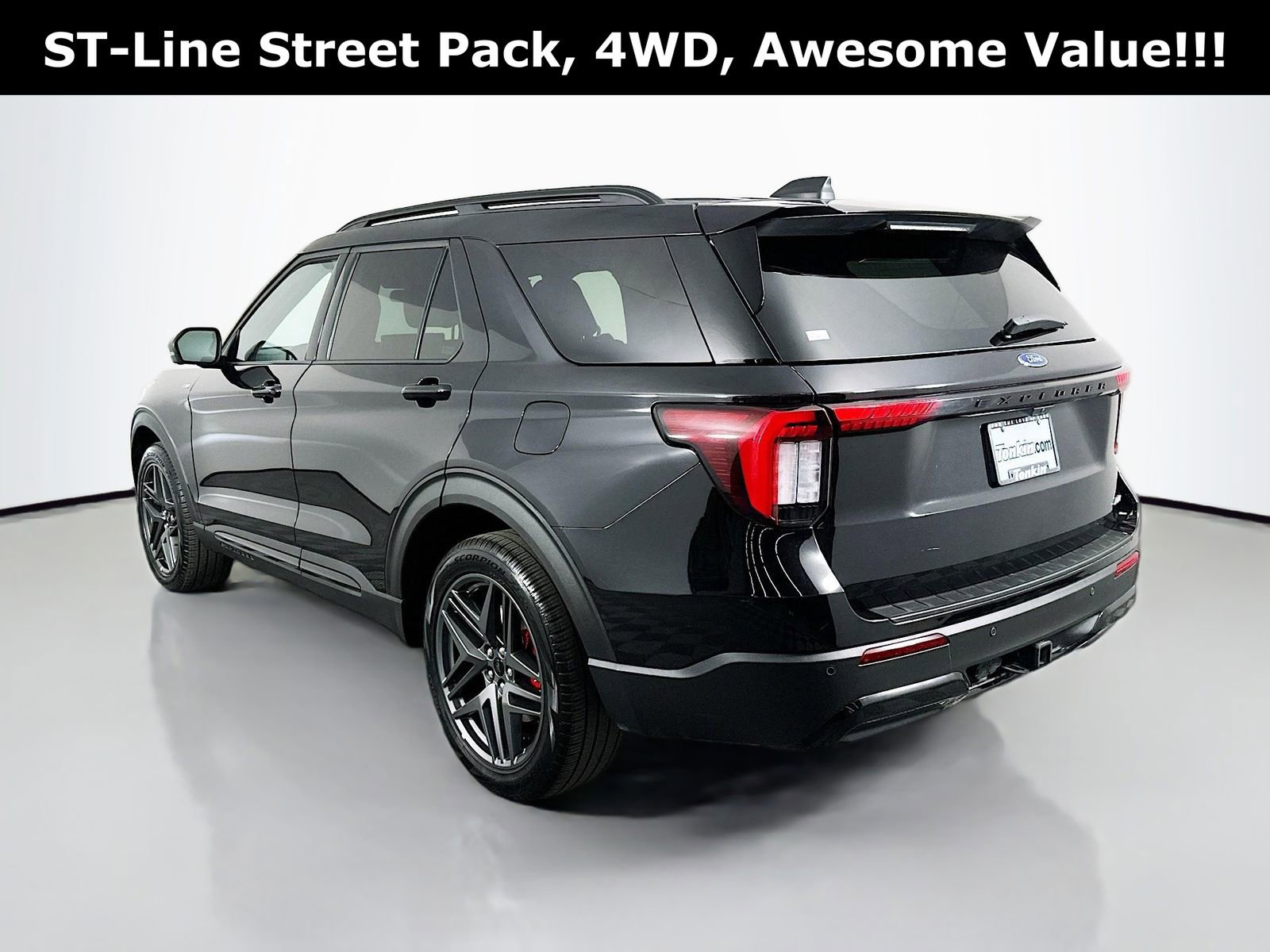 Used 2025 Ford Explorer ST-Line w/ ST-Line Street Pack image 6