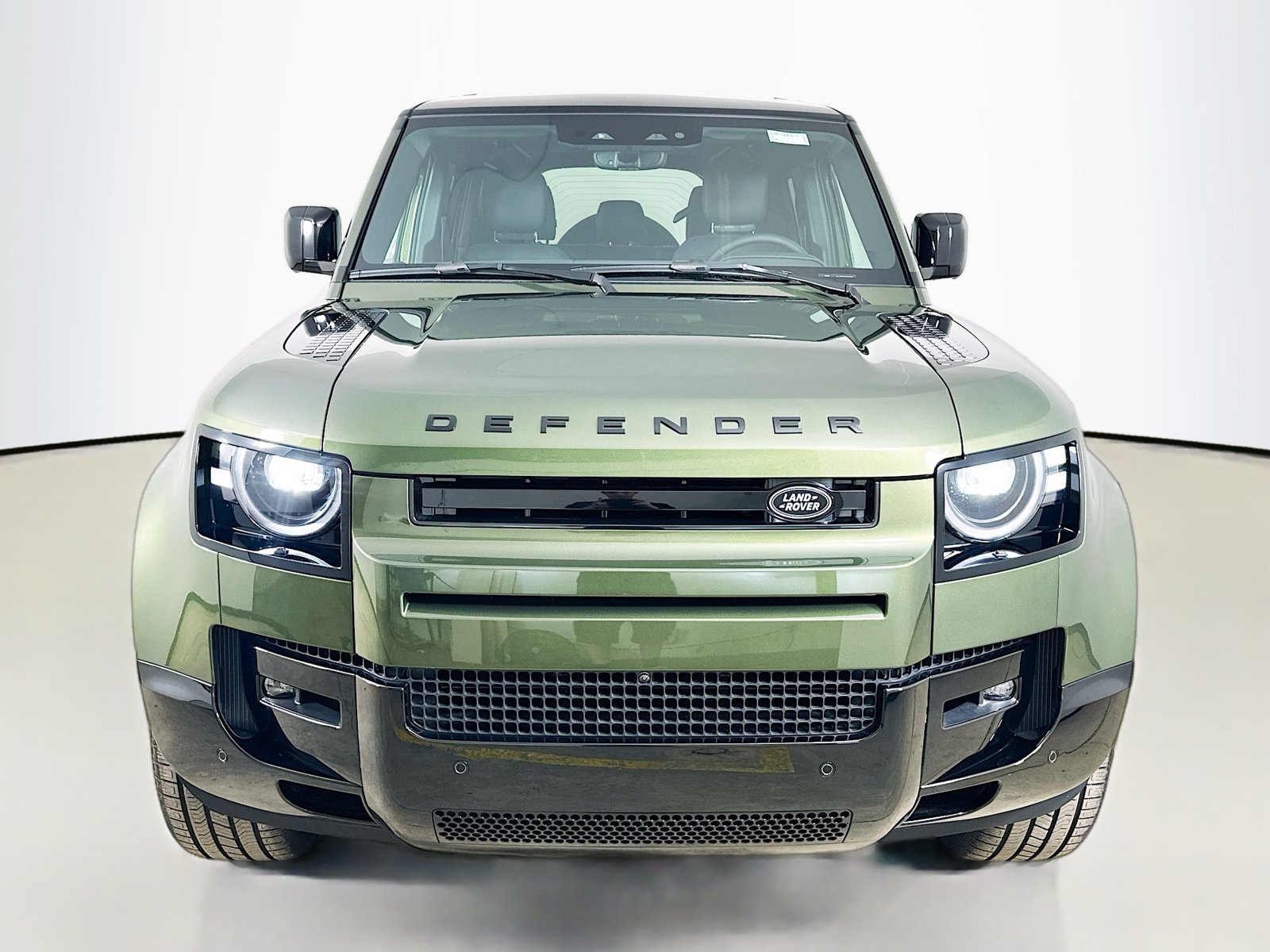 New 2026 Land Rover Defender 110 X-Dynamic SE AWD/4WD image 2