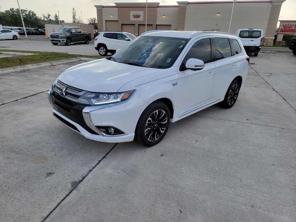 Used 2018 Mitsubishi Outlander 4WD Plug-In Hybrid image 1