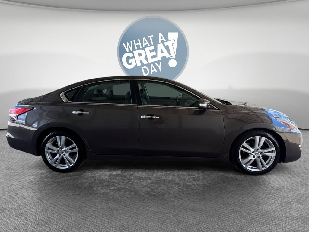 Used 2015 Nissan Altima 3.5 SL FWD image 2