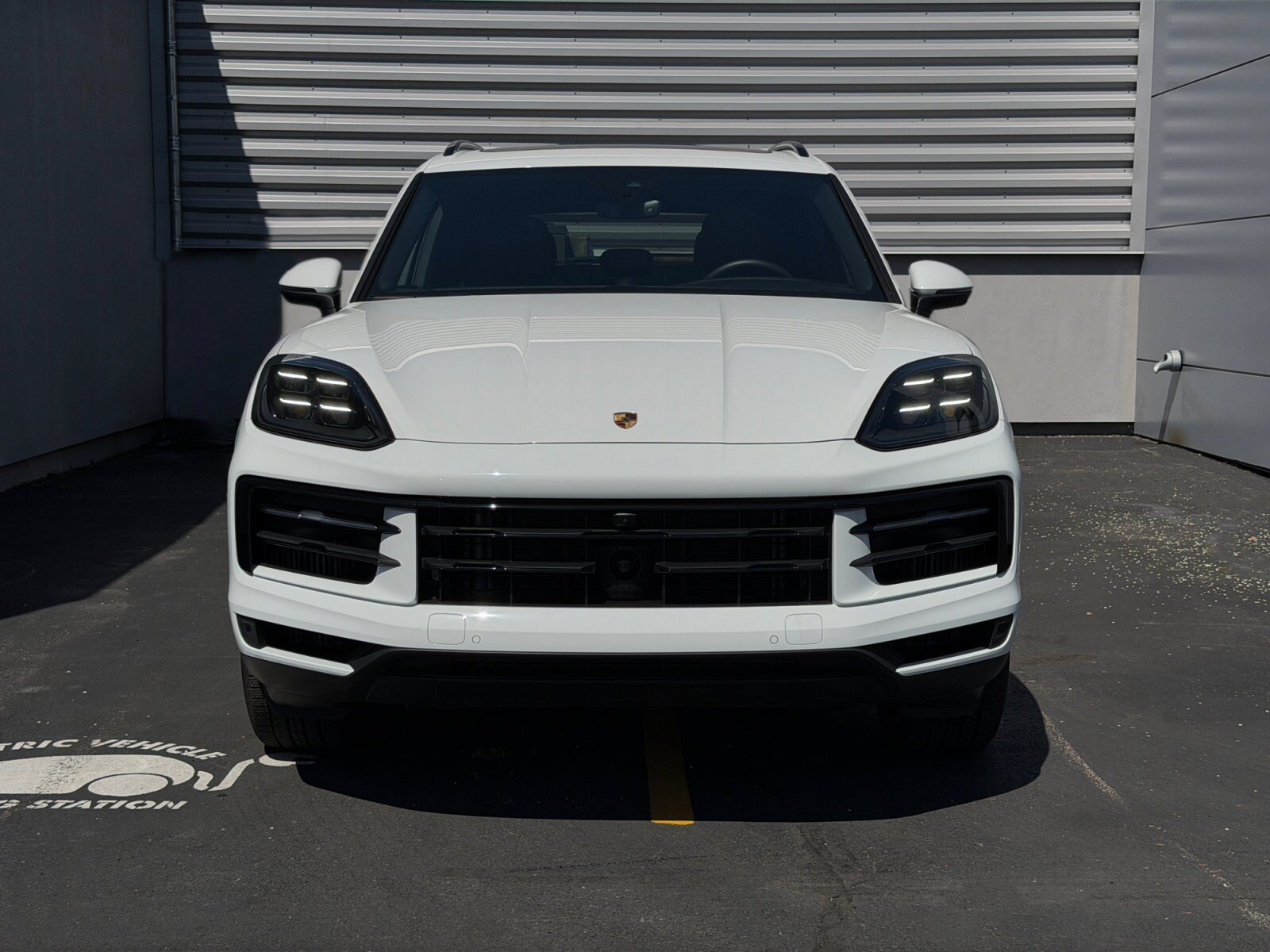 Certified 2025 Porsche Cayenne AWD/4WD image 6
