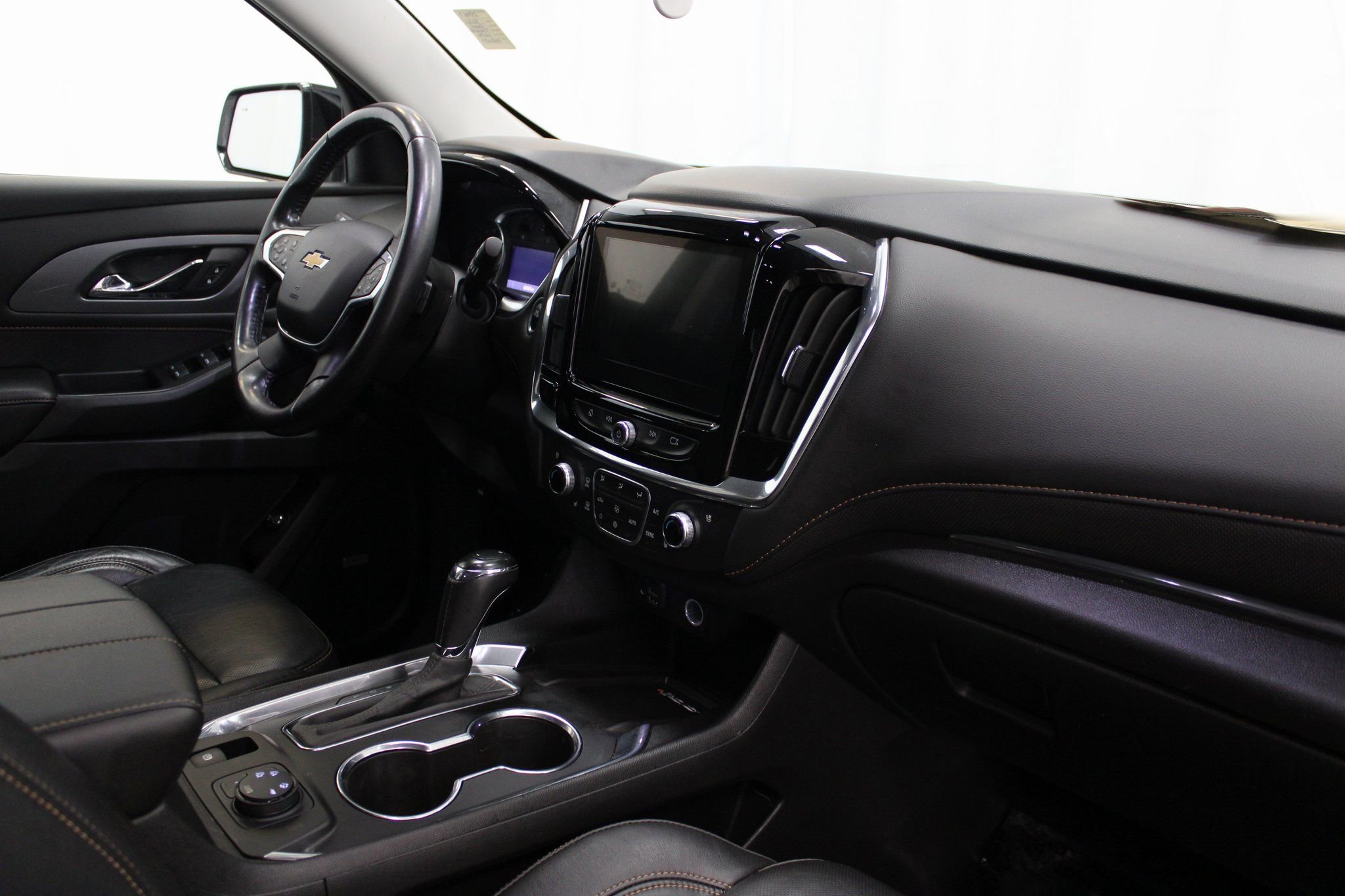 Used 2020 Chevrolet Traverse Premier w/ LPO, Blackout Package image 34