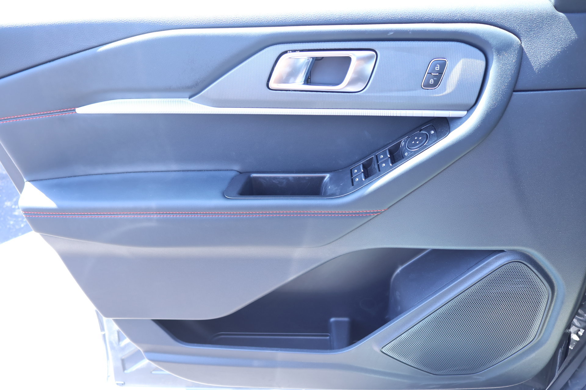 New 2026 Ford Explorer ST-Line AWD/4WD image 17