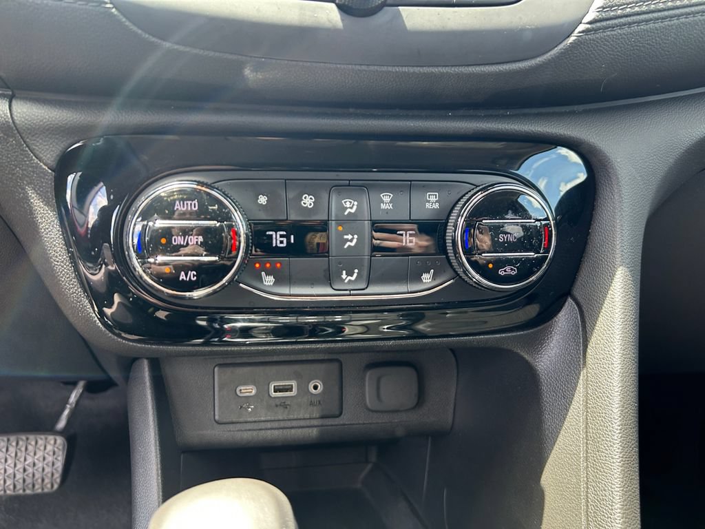 Used 2020 Buick Encore GX Select AWD/4WD image 30