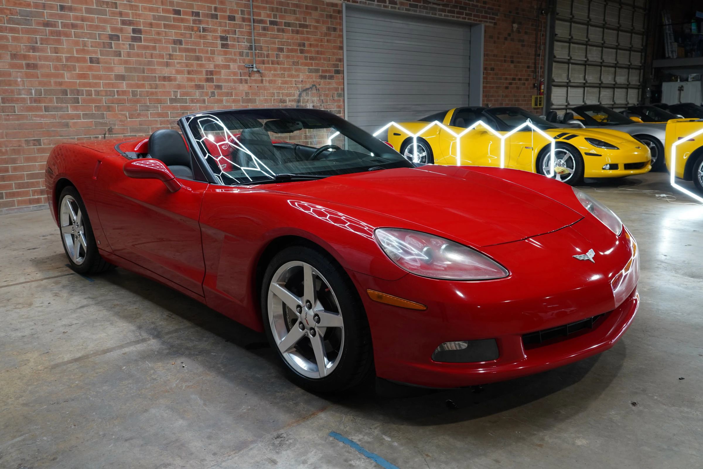 Used 2006 Chevrolet Corvette Convertible w/ Preferred Equipment Group RWD image 38