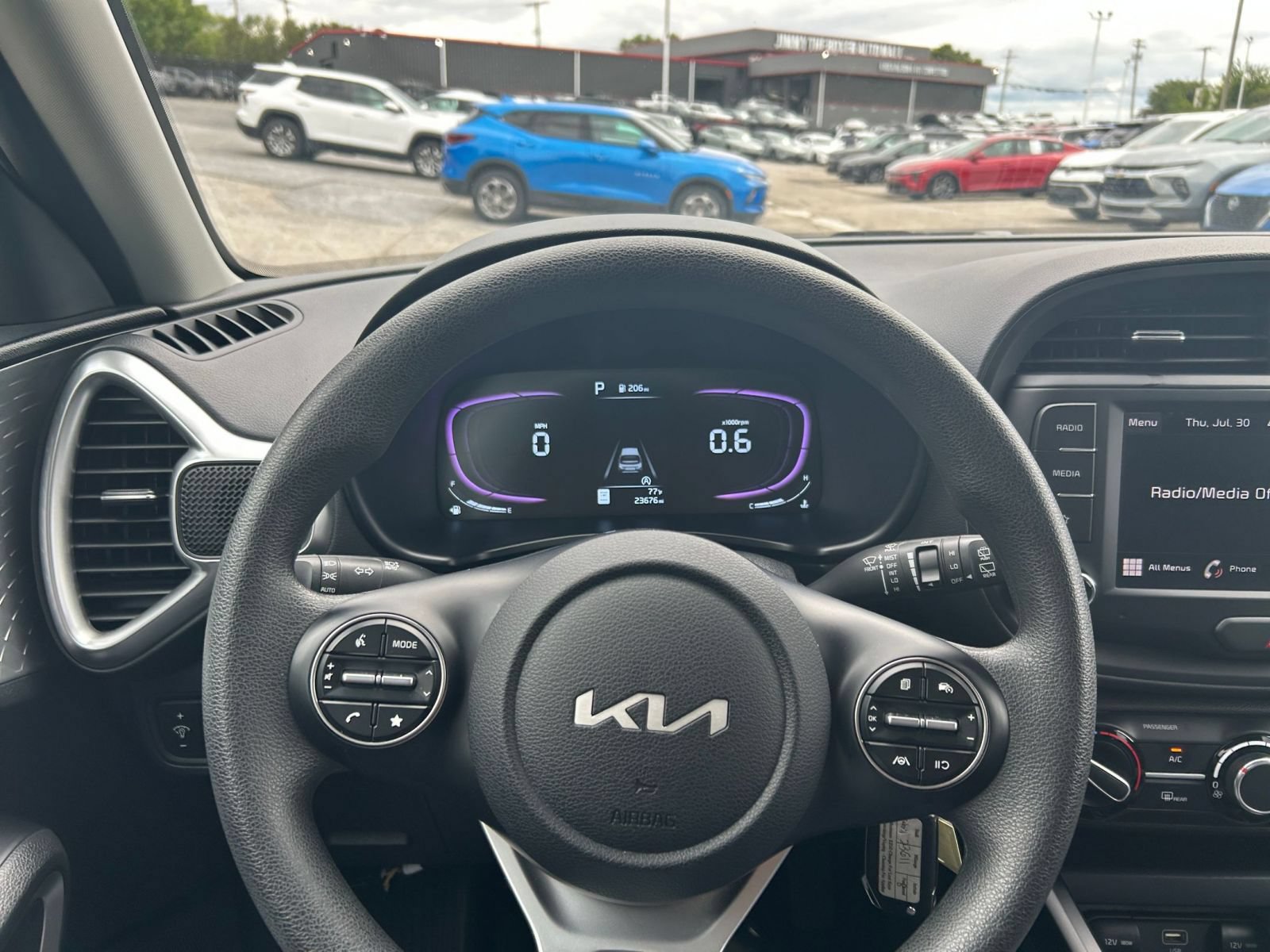 Used 2025 Kia Soul LX w/ LX Technology Package FWD image 29