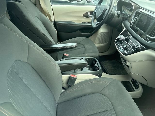 Used 2019 Chrysler Pacifica Touring Plus FWD image 7