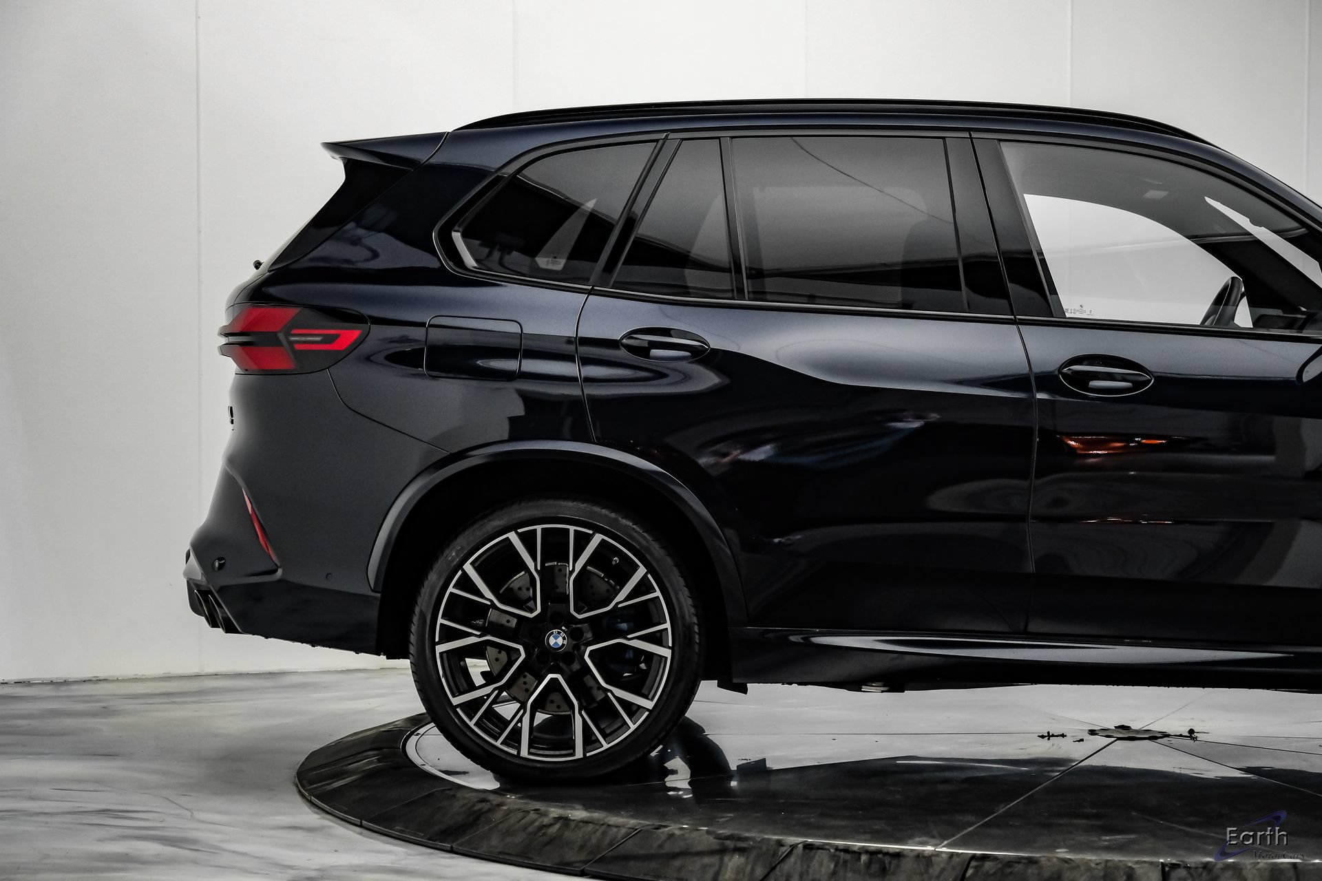 Used 2025 BMW X5 M Competition w/ Executive Package AWD/4WD image 21