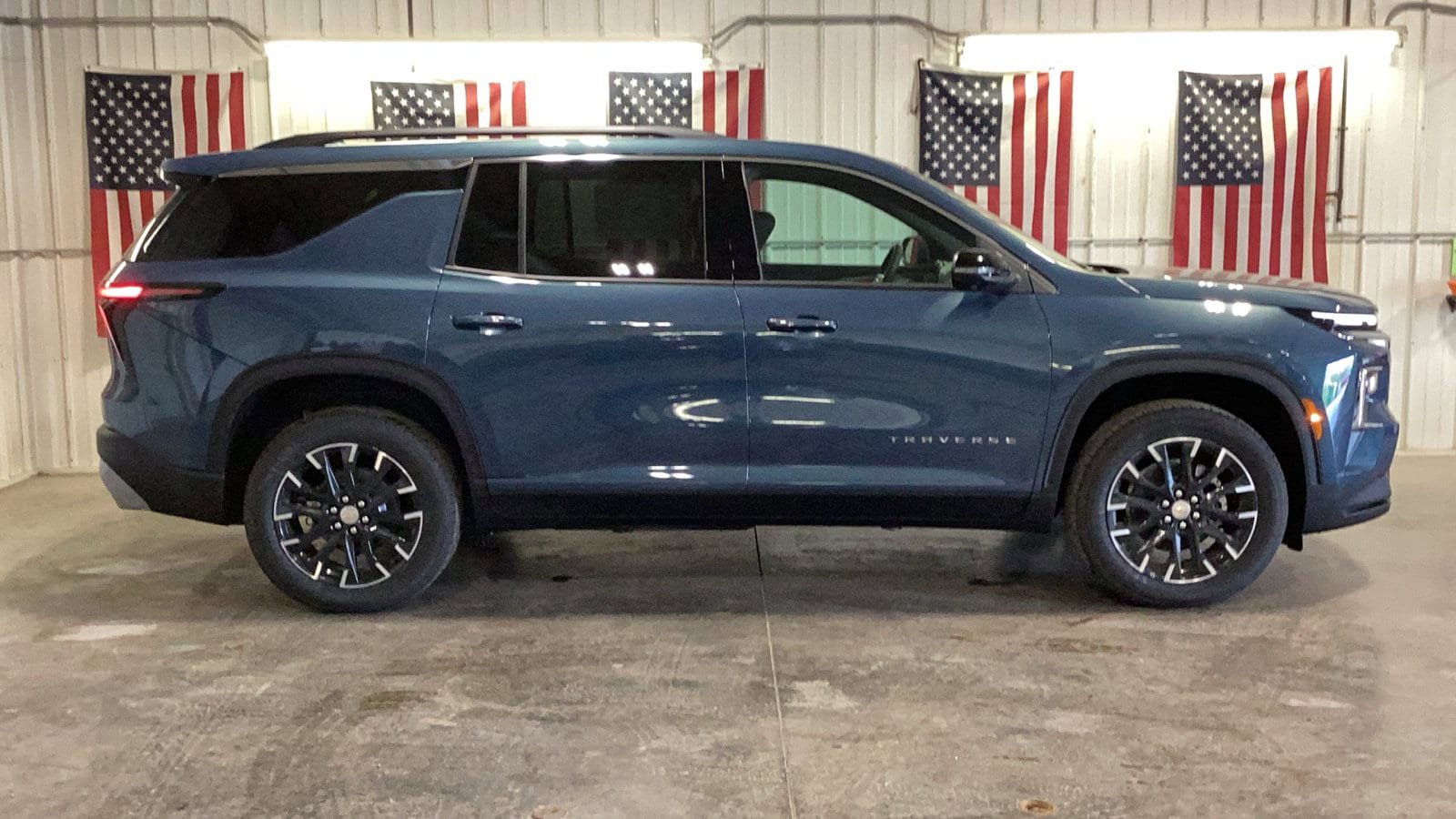 New 2026 Chevrolet Traverse LT w/ Sun and Wheel Package AWD/4WD image 18