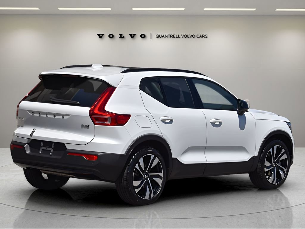 Used 2025 Volvo XC40 B5 Plus w/ Protection Package Premier image 4