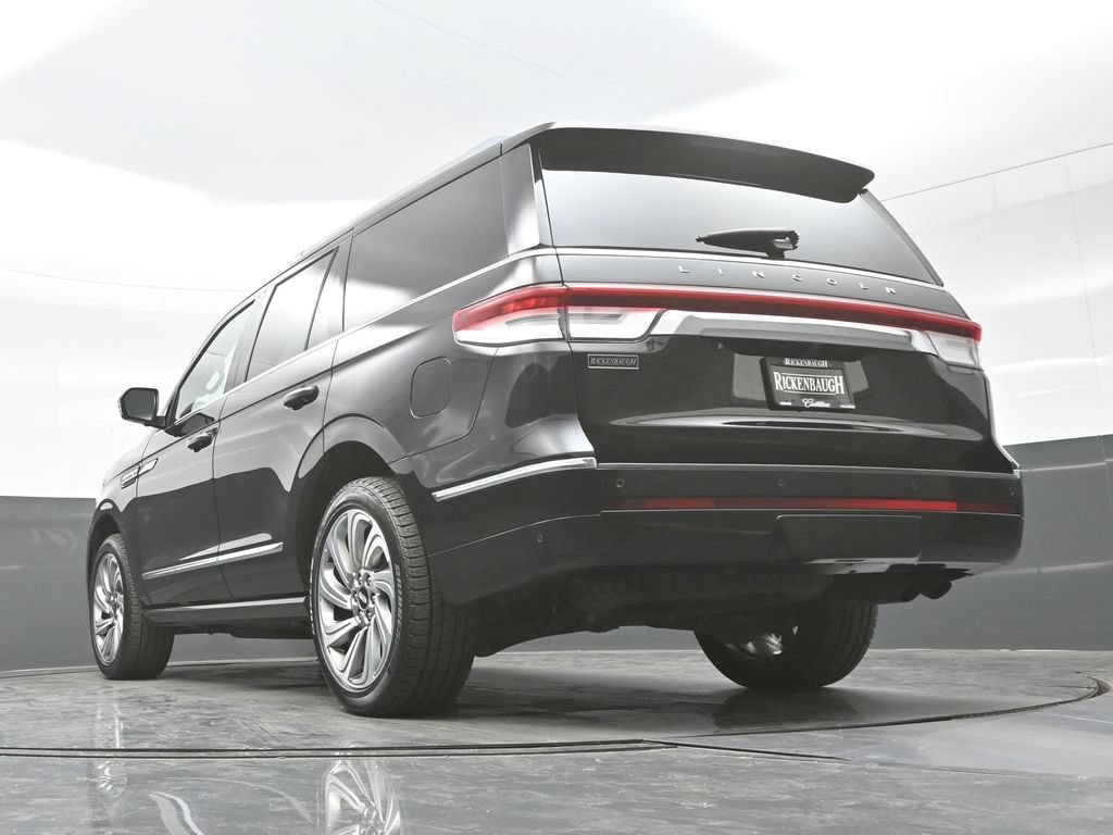 Used 2022 Lincoln Navigator Reserve AWD/4WD image 25
