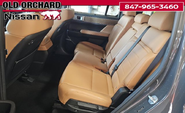 Used 2025 Hyundai Santa Fe Limited AWD/4WD image 10