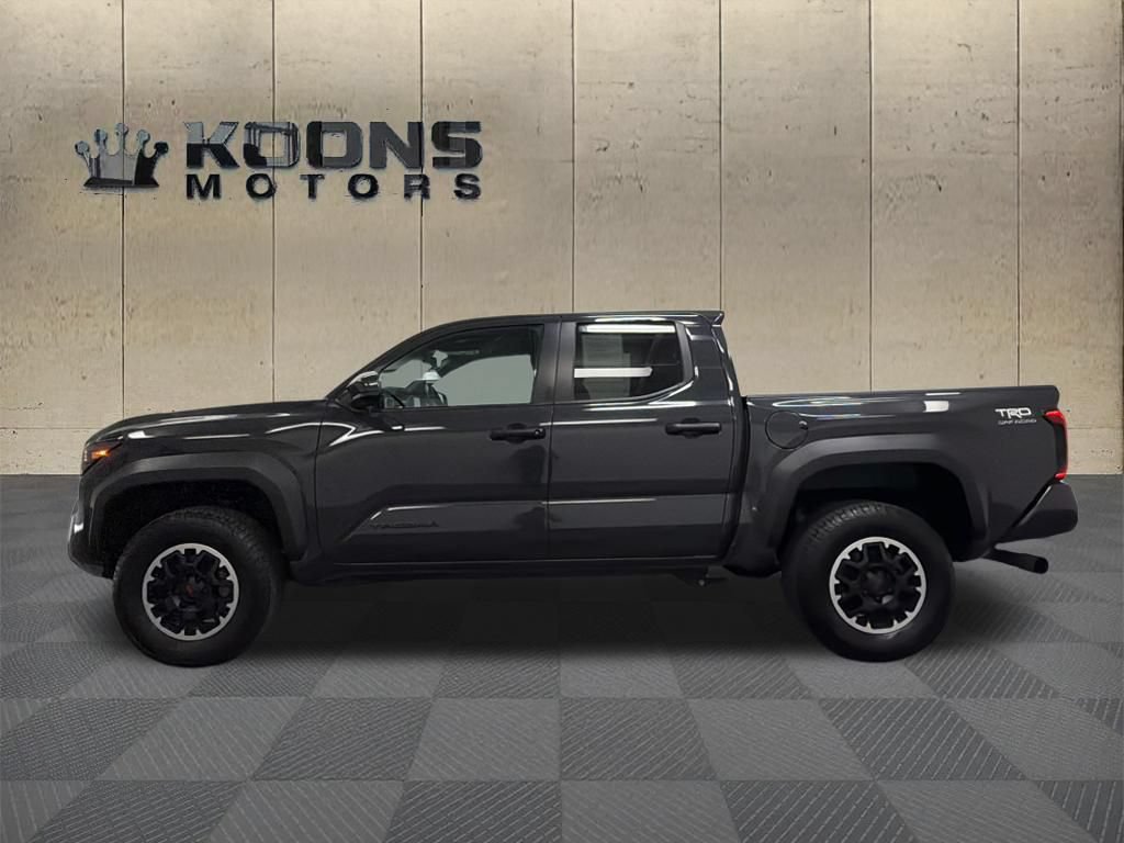 Used 2024 Toyota Tacoma TRD Off-Road AWD/4WD video 4