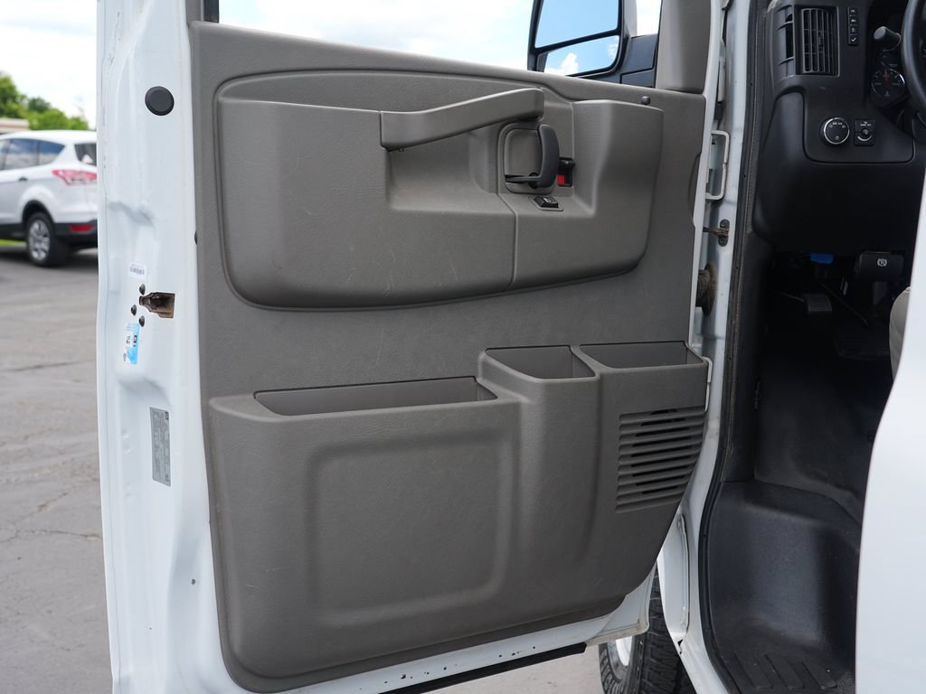 Used 2017 Chevrolet Express 2500 RWD image 14