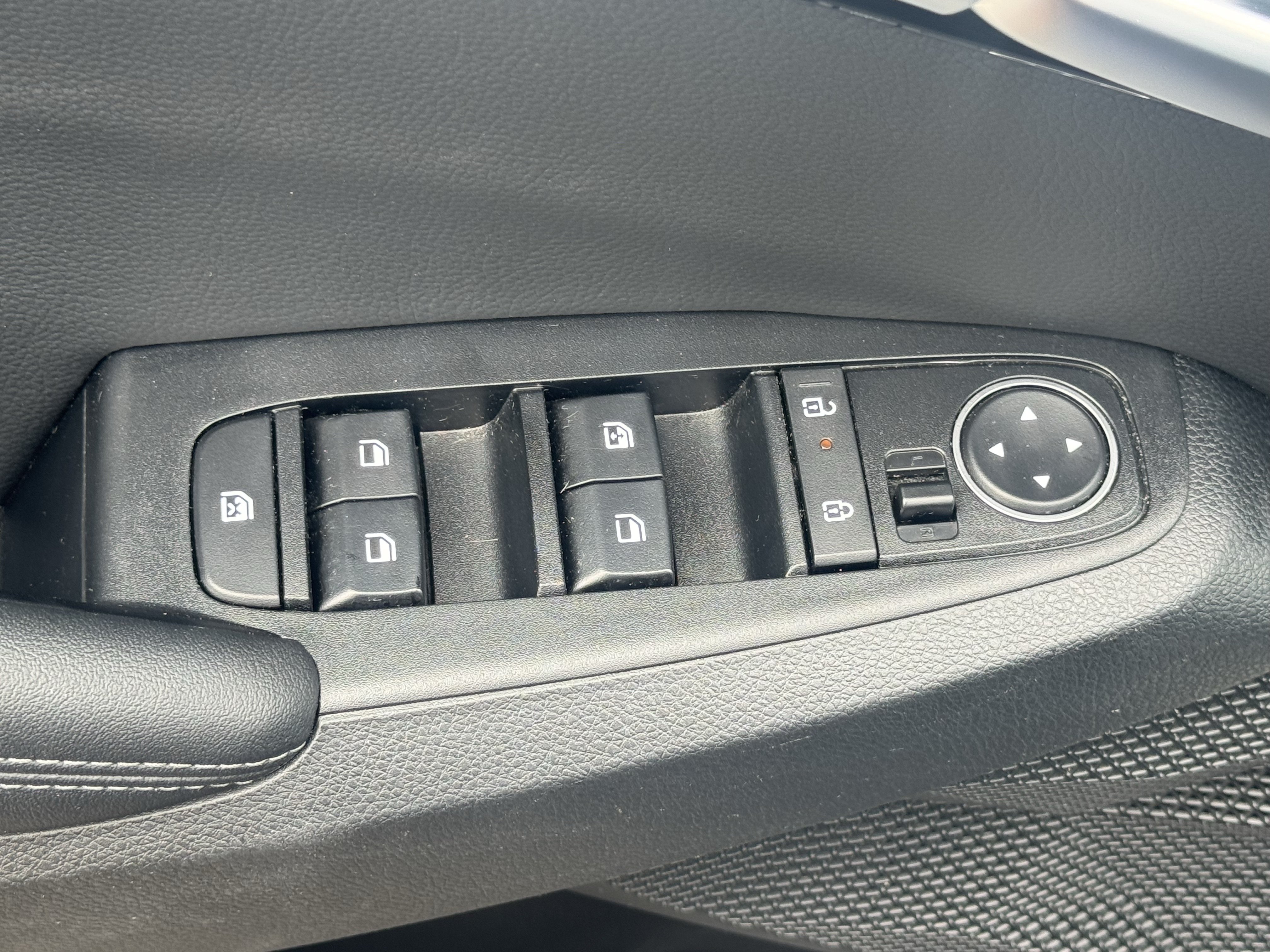 Used 2024 Kia Seltos EX AWD/4WD image 19