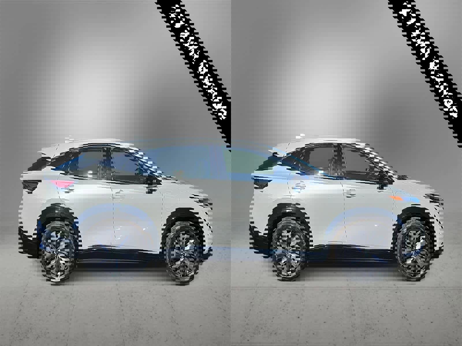 Used 2024 Nissan Ariya AWD image 9