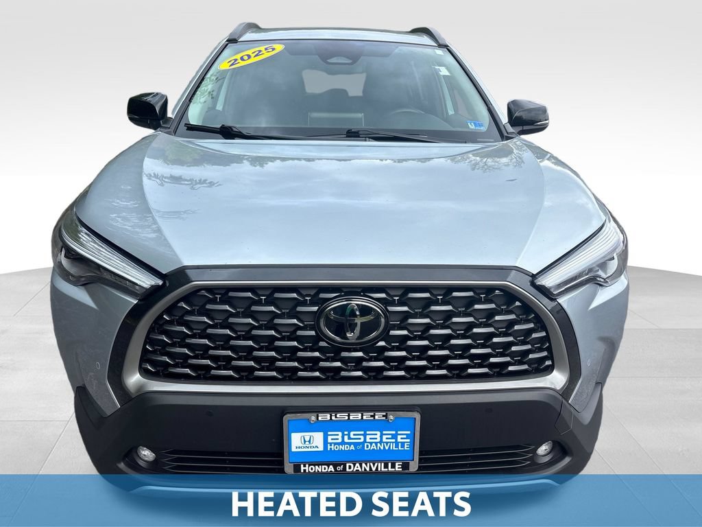 Used 2025 Toyota Corolla Cross XLE FWD image 11