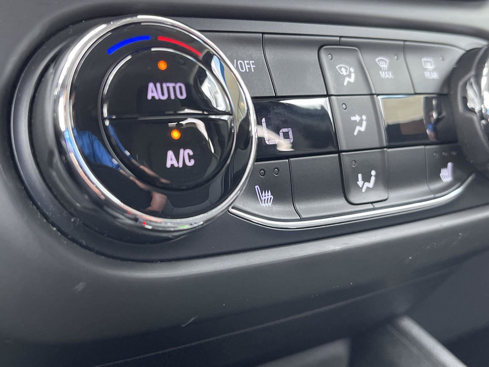 Used 2022 Chevrolet TrailBlazer LT w/ Convenience Package FWD image 26