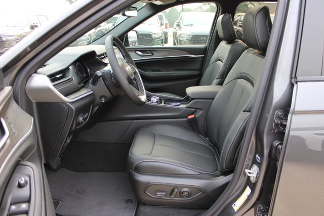 New 2026 Jeep Grand Cherokee Limited AWD/4WD image 15