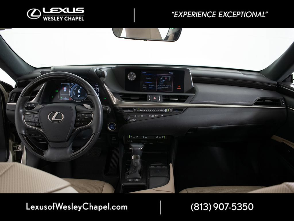 Used 2020 Lexus ES 300h w/ Premium Package FWD image 17