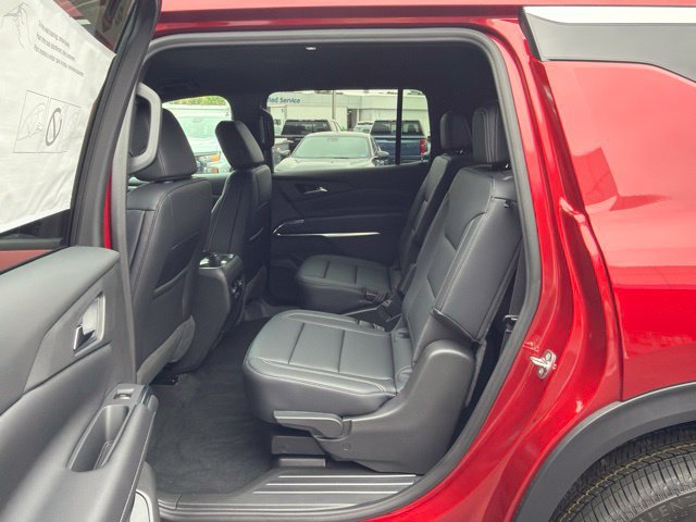 New 2027 Chevrolet Traverse LT w/ LPO, Cargo Package FWD image 8