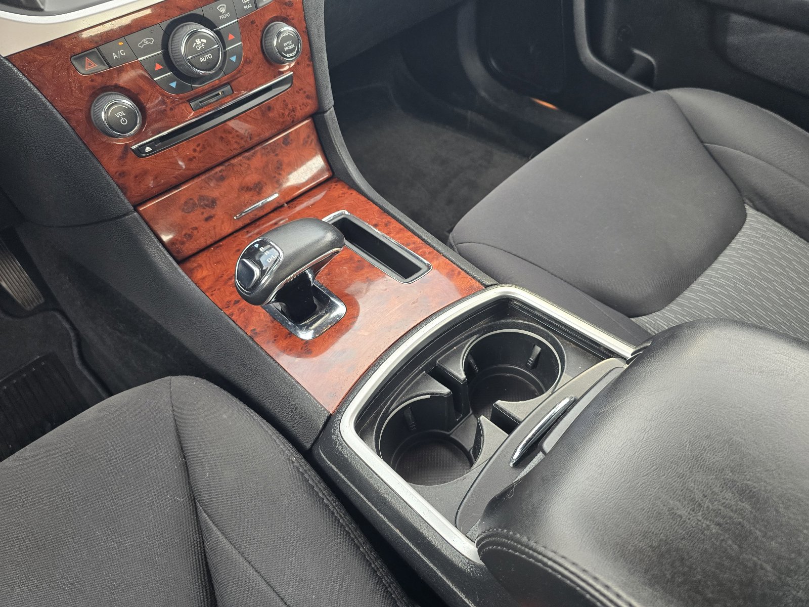 Used 2012 Chrysler 300 RWD image 12