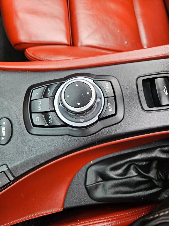 Used 2011 BMW M3 Convertible w/ Convenience Pkg image 21