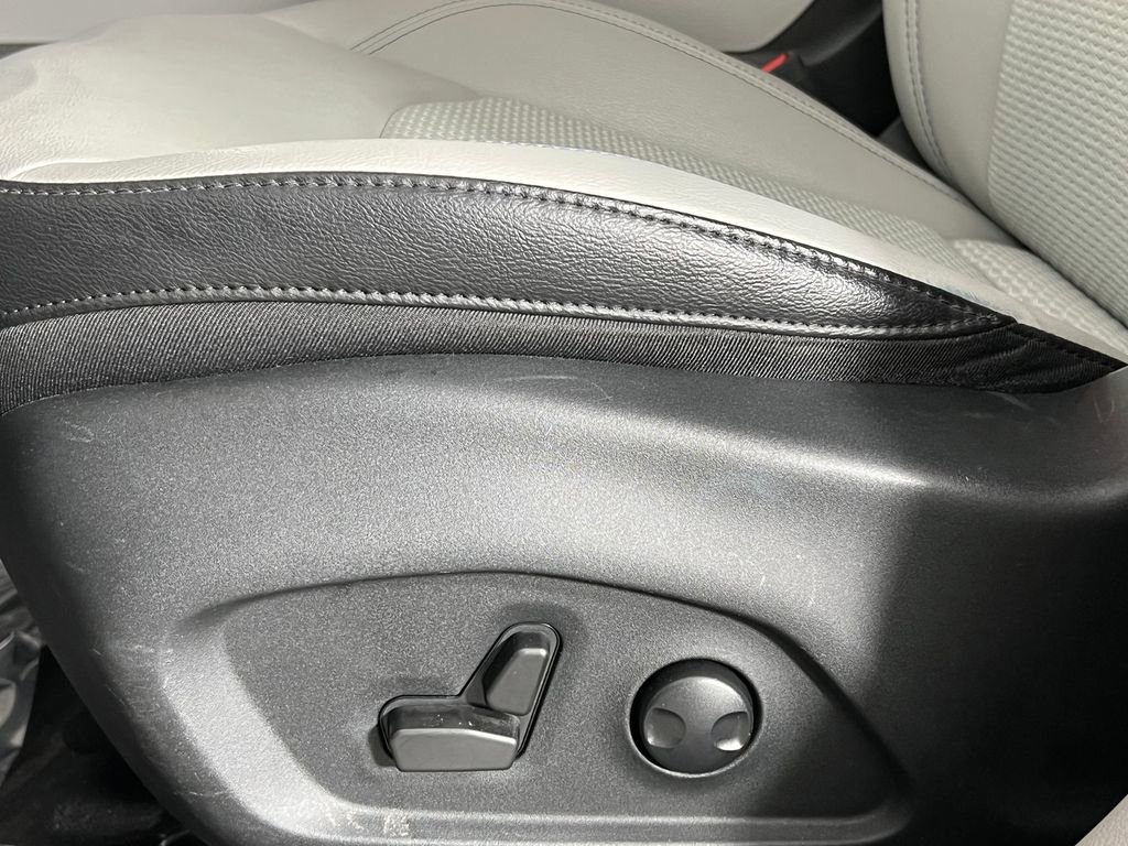 Used 2022 Jeep Compass Latitude w/ Convenience Group image 19