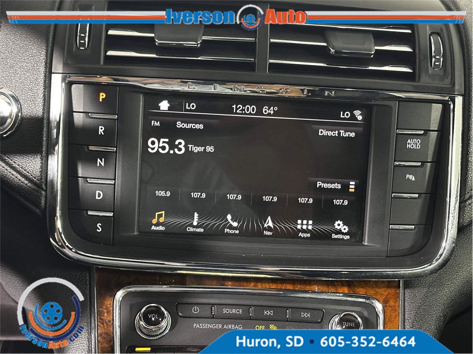 Used 2019 Lincoln Continental Select w/ Continental Climate Package AWD/4WD image 19