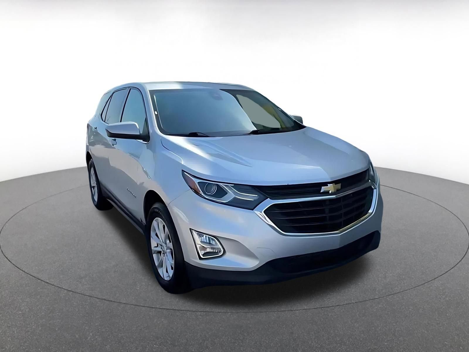 Used 2020 Chevrolet Equinox LT w/ Driver Convenience Package FWD image 3