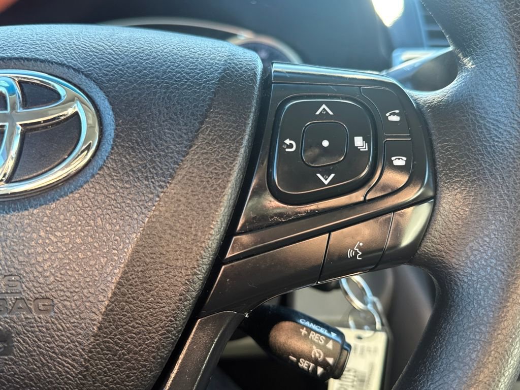 Used 2017 Toyota Camry LE image 18