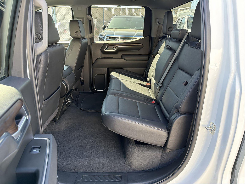Used 2025 GMC Sierra 1500 SLT RWD image 24
