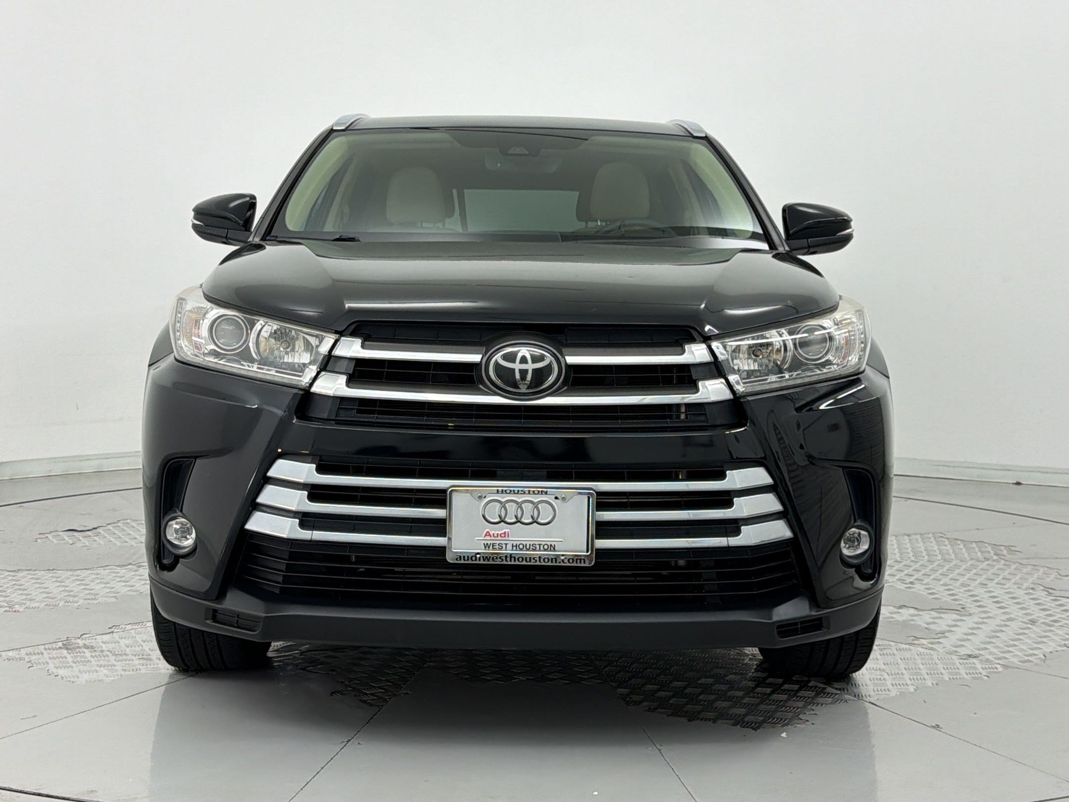 Used 2019 Toyota Highlander Limited FWD image 6