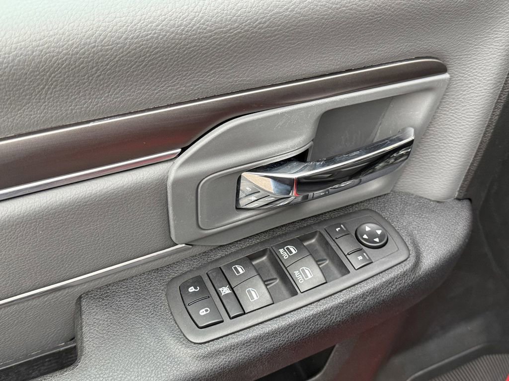Used 2024 RAM 1500 Classic SLT image 10