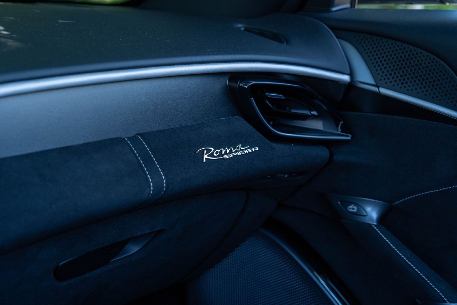 Used 2024 Ferrari Roma Spider RWD image 46