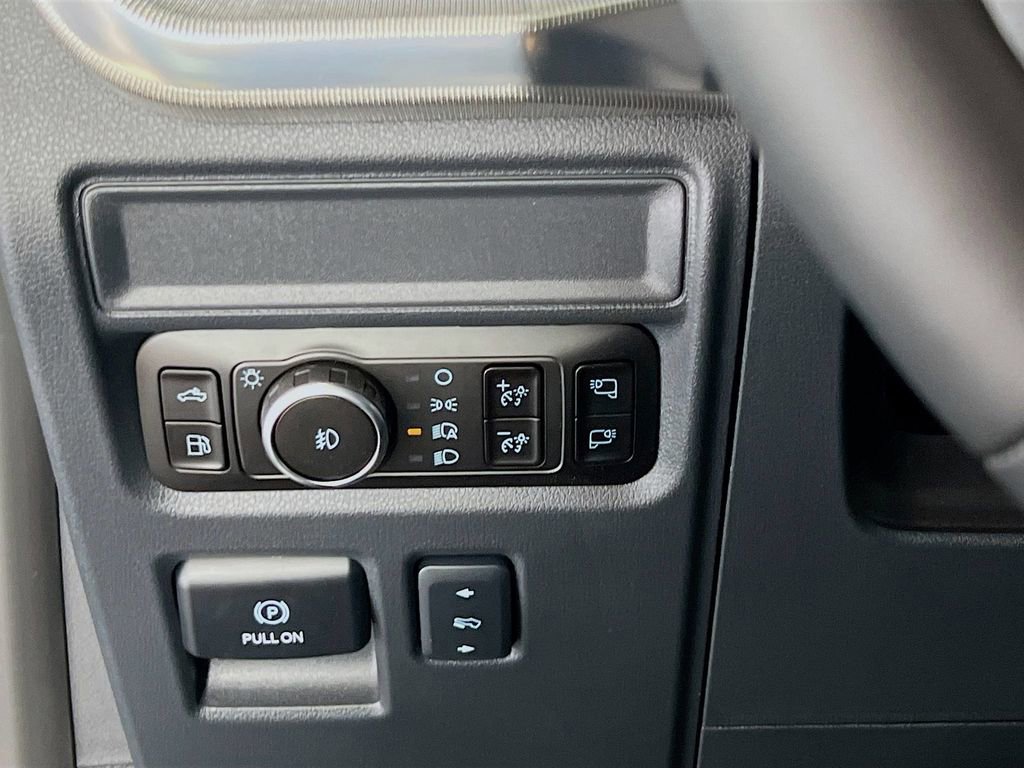 New 2025 Ford F150 Lariat w/ Equipment Group 501A Mid image 19