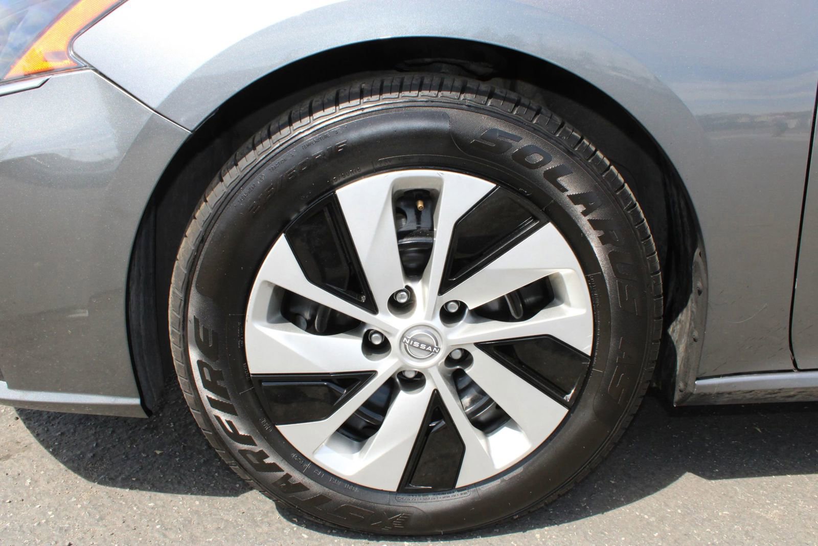 Used 2023 Nissan Altima 2.5 S image 2