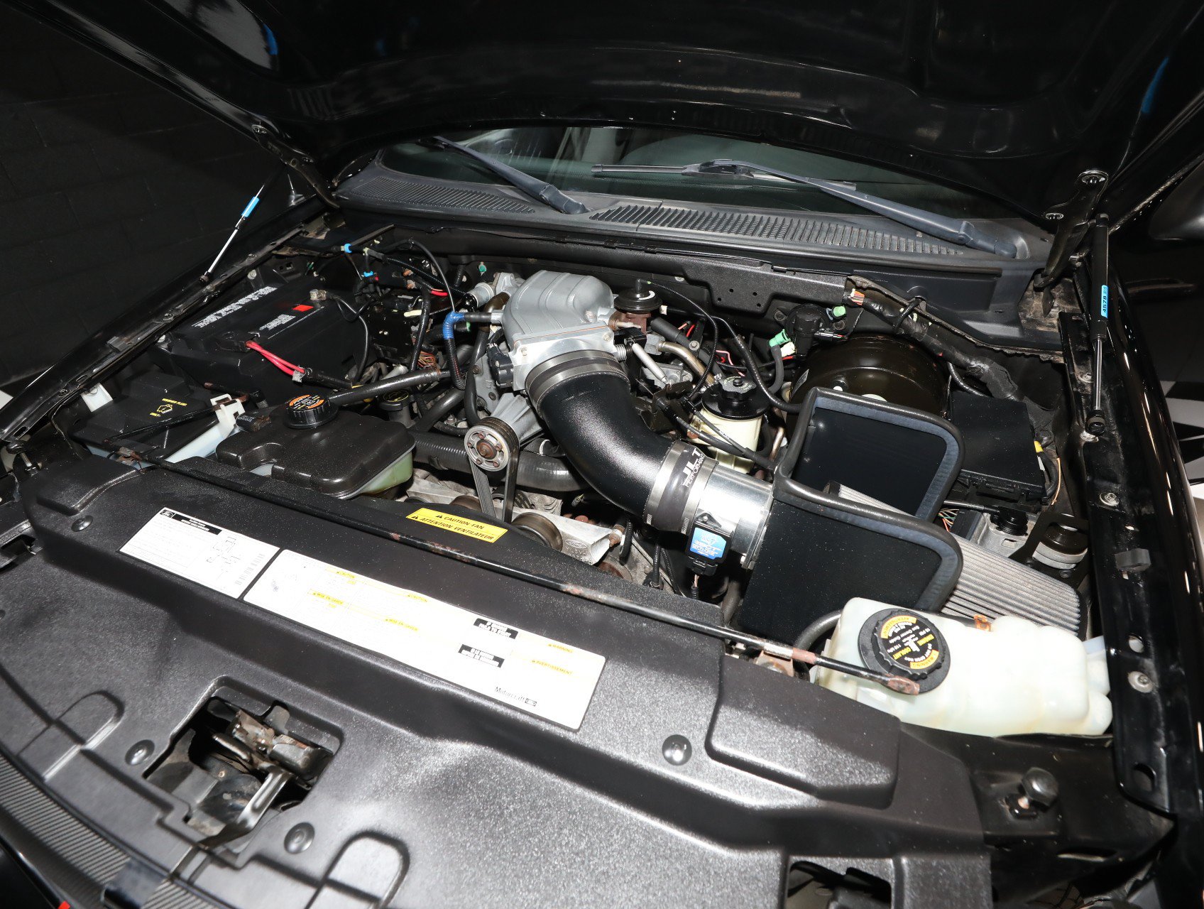 Used 2000 Ford F150 Lightning RWD image 2