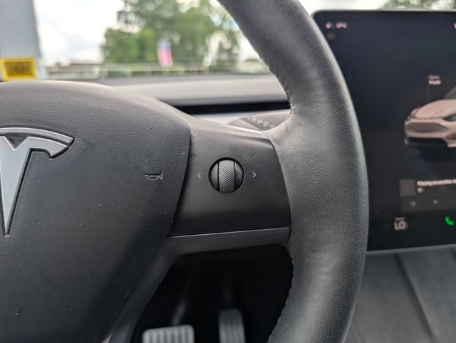 Used 2023 Tesla Model Y Performance AWD/4WD image 16
