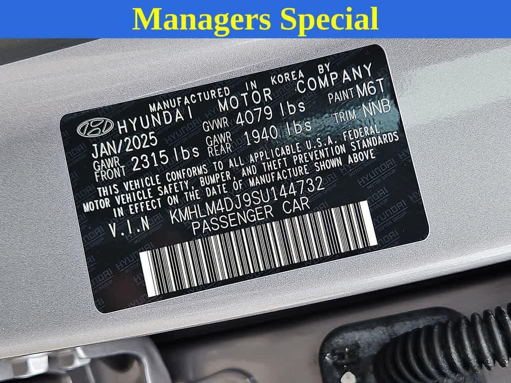 Certified 2025 Hyundai Elantra SEL FWD image 28