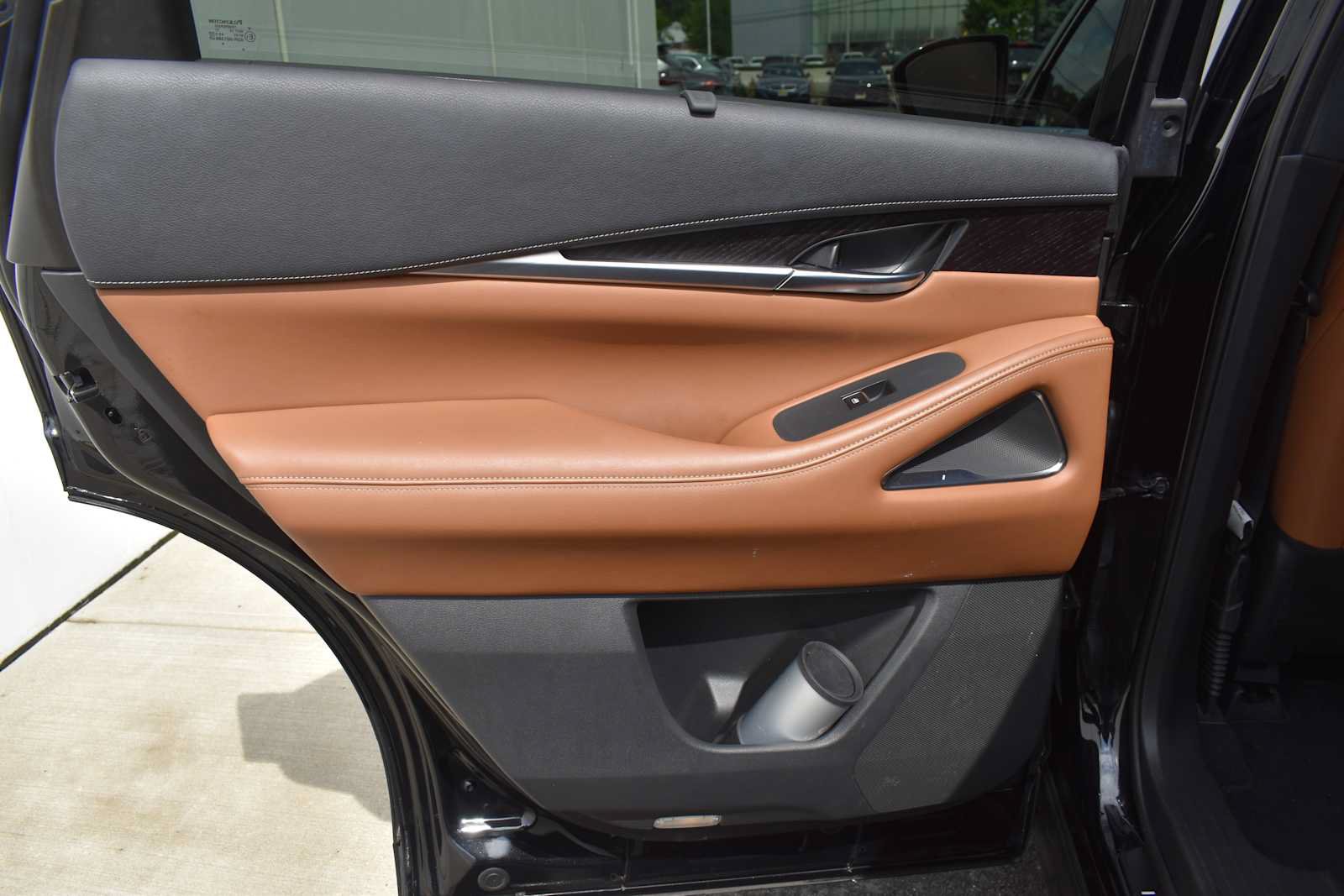Used 2023 INFINITI QX60 Sensory w/ Vision Package AWD/4WD image 10