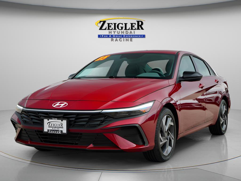 Certified 2025 Hyundai Elantra Sport FWD image 3