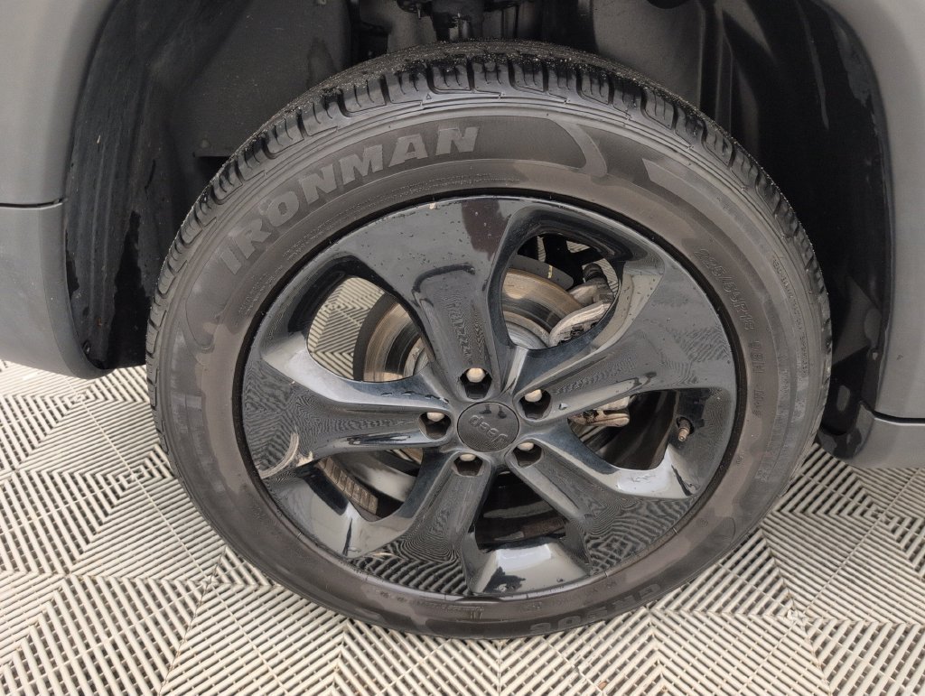 Used 2021 Jeep Compass Latitude FWD image 17