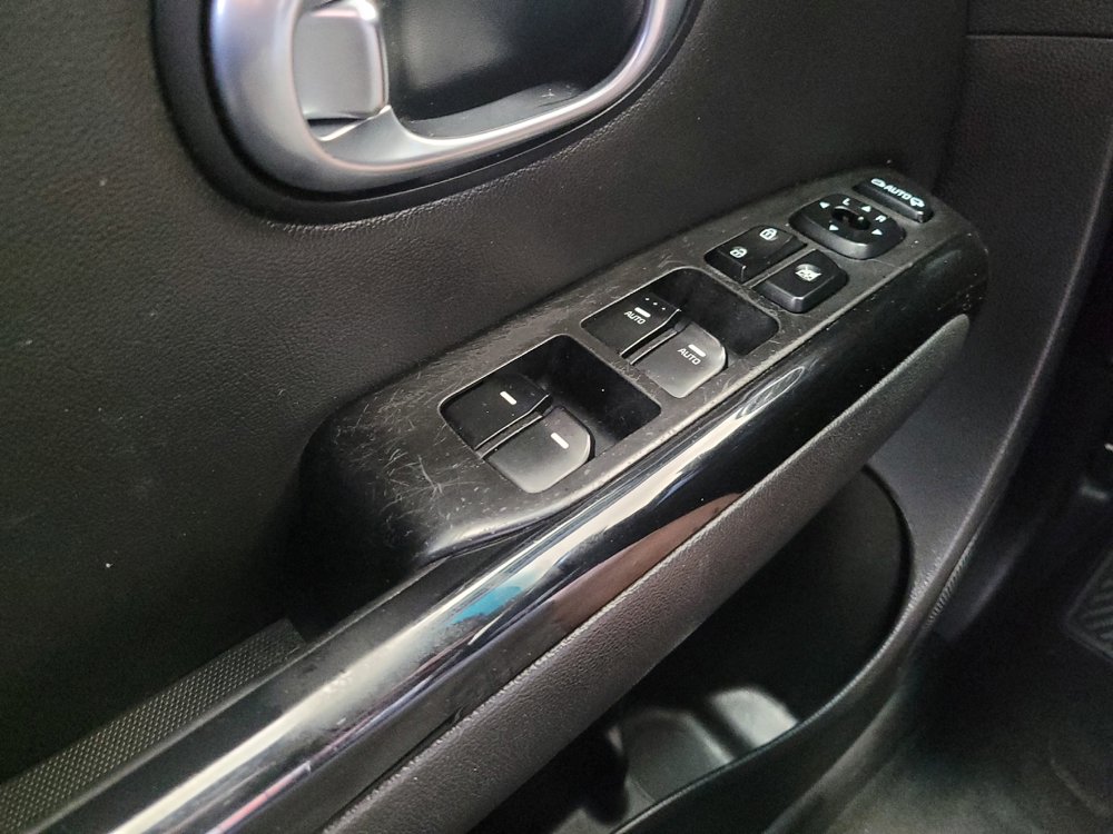 Used 2014 Kia Soul ! FWD image 27