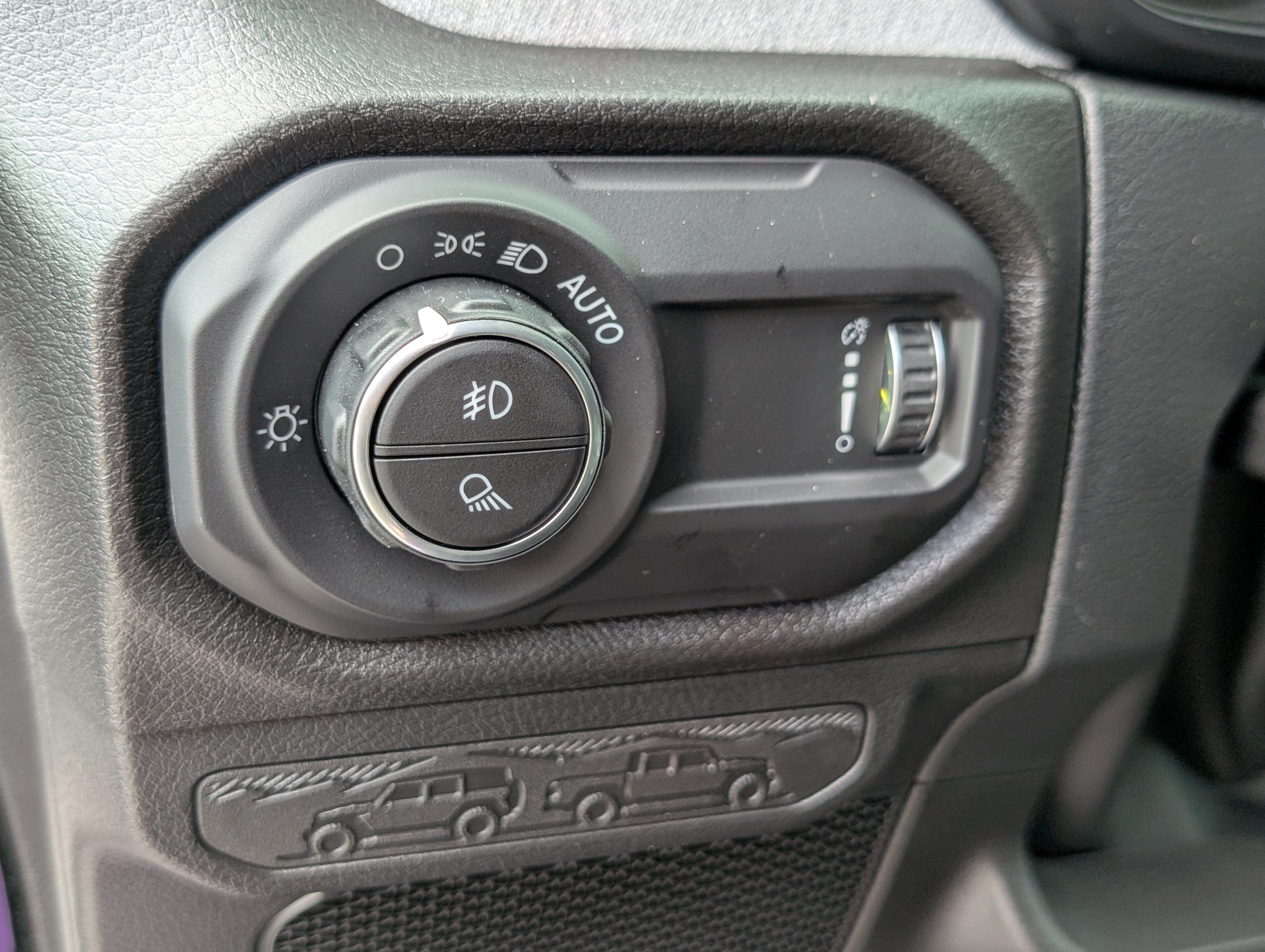 New 2026 Jeep Gladiator Sport AWD/4WD image 17