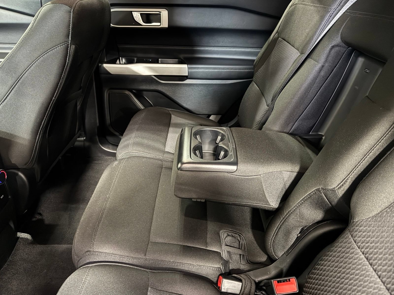 Used 2022 Ford Explorer XLT AWD/4WD image 39