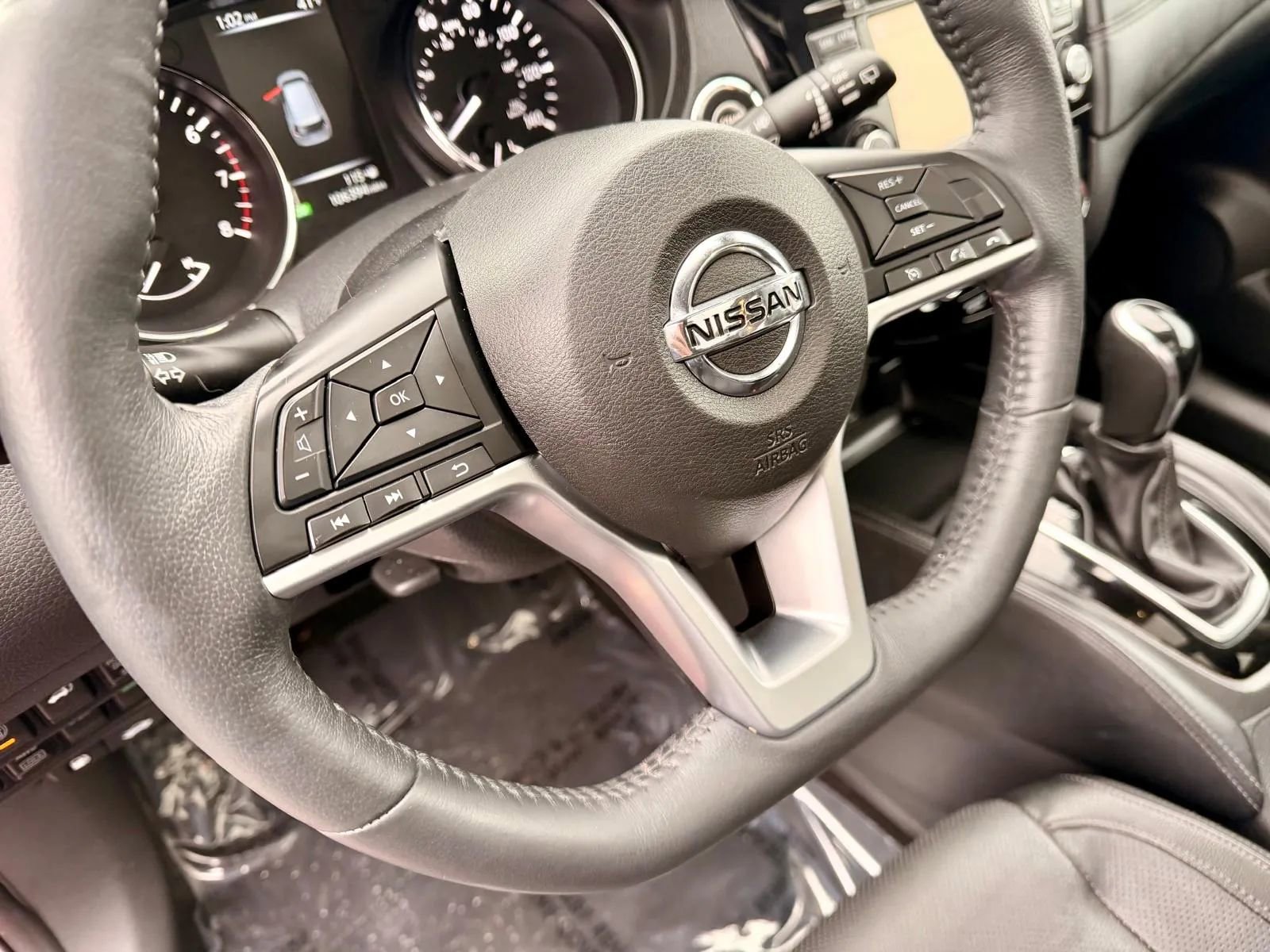 Used 2017 Nissan Rogue SL w/ SL Premium Package image 12